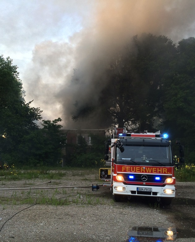 FW Dinslaken: Großbrand in Dinslaken-Lohberg - Folgemeldung