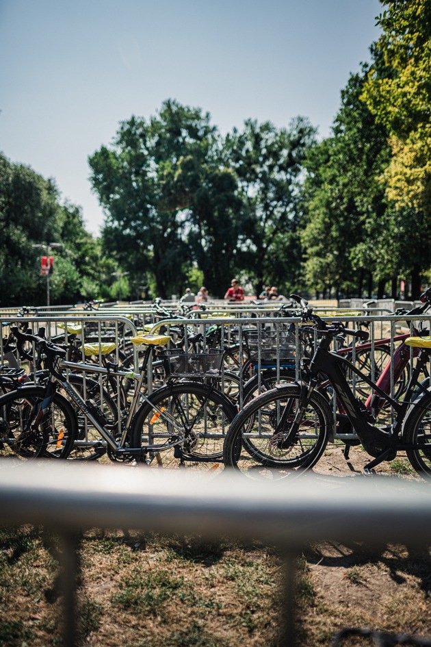Mit dem Rad zu den Roten: Linexo und Hannover 96 stärken aktive Fan-Mobilität
