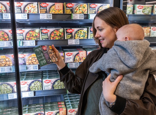 IGW 2023: iglo setzt auf 'Fossil Free' und appelliert für mehr Einsatz nachwachsender Rohstoffe / Die Zukunft is(s)t pflanzlich - auch hinsichtlich Verpackungsmaterialien