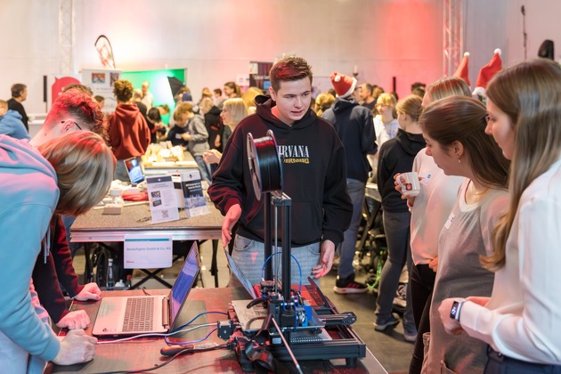 15 Jahre MINT-Netzwerk Essen: Ministerin und Oberbürgermeister würdigten Nachwuchsförderung