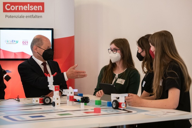 Auftaktveranstaltung zum Girls&#039;Day 2022 mit Bundeskanzler Olaf Scholz / Cornelsen bringt Berliner Schülerinnen die Vielfalt von MINT-Berufen näher