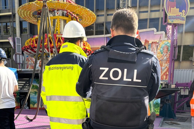 HZA-BI: Gemeinsamen Kontrollaktion von Zoll, Bezirksregierung und Ordnungsamt in Bielefelder Innenstadt/Aufbauarbeiten des Leinewebermarktes im Fokus