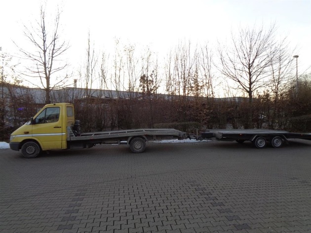 POL-MK: Lkw in der Mitte durchgebrochen