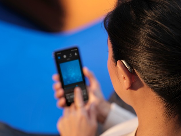 Fachhandelsmarke Beltone erweitert Portfolio: Attraktives miniRIE-Akku-H&ouml;rsystem mit Auracast schon mit geringer Zuzahlung, neue Beltone Commence Im-Ohr-Modelle vorgestellt