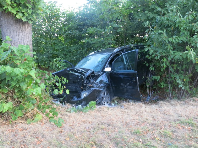 POL-DN: Schwerer Verkehrsunfall auf der L 263