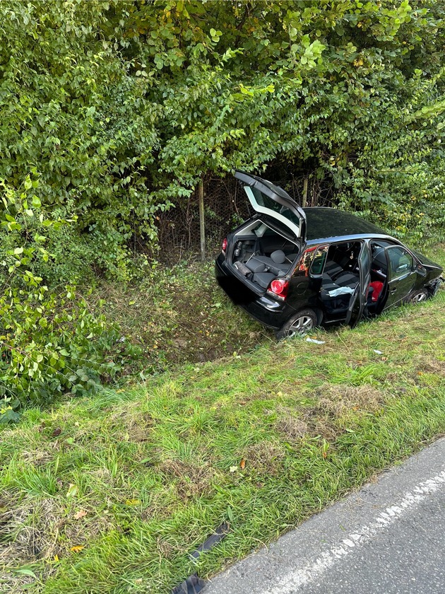 FW Horn-Bad Meinberg: Verkehrsunfall mit einer eingeschlossenen Person - Alarmierung durch SmartWatch