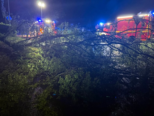 FW-KLE: Drei wetterbedingte Eins&auml;tze f&uuml;r die Freiwillige Feuerwehr Bedburg-Hau (Korrektur: Jetzt mit Einsatzbildern!)