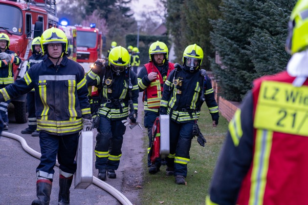 FW Flotwedel: Feuerwehren des Löschzugs Langlingen proben den Ernstfall