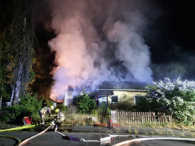 FW-SE: Ausgedehnter Kellerbrand in Einfamilienhaus
