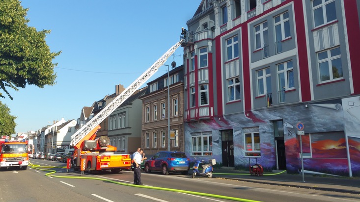 FW-MH: Zimmerbrand in der Duisburger Straße