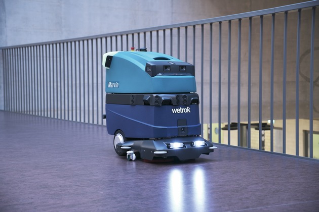 La prima macchina ibrida per la pulizia made in Switzerland / Wetrok lancia il robot ibrido per la pulizia professionale