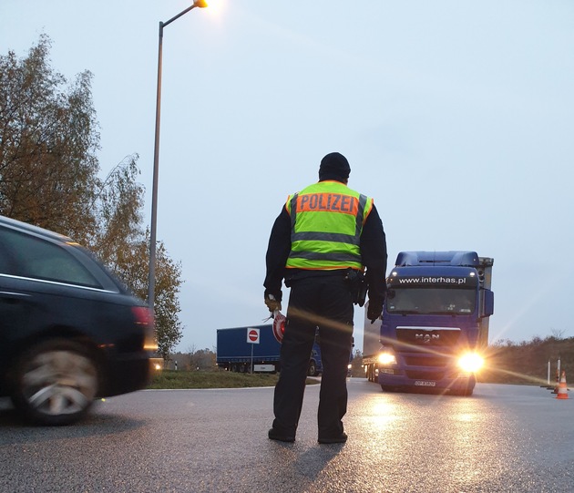 BPOLI LUD: Grenzüberschreitender Verkehr im Visier der Polizei - 
21 unerlaubt eingereiste Personen festgestellt und 27.800 EUR verbotene Arbeitsentgelte eingezogen