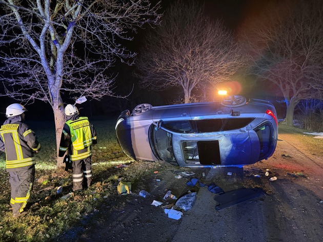 FW-ROW: Zwei PKW überschlagen