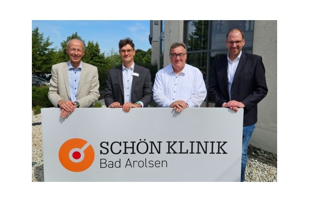 Pressemeldung: Schön Klinik Bad Arolsen: Psychosomatik stärken, Hürden abbauen: Politische Delegation diskutiert Personalmindestvorgaben und Anerkennungsprozesse
