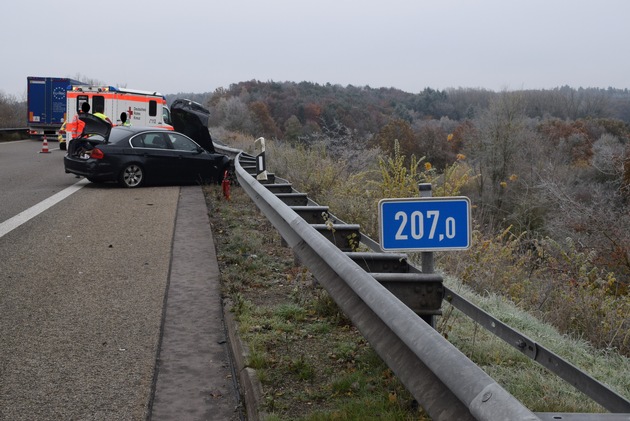 POL-PDKL: A62/Glan-Münchweiler, Kollision nach Fahrstreifenwechsel - Zeugen gesucht
