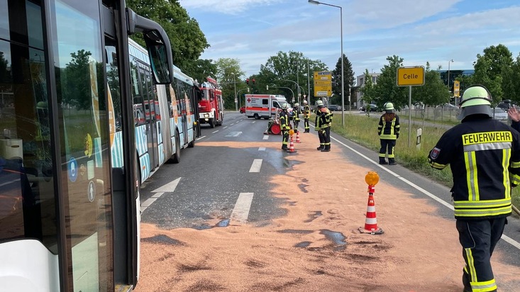 FW Celle: Busunfall am Morgen - Mehrere Verletzte!