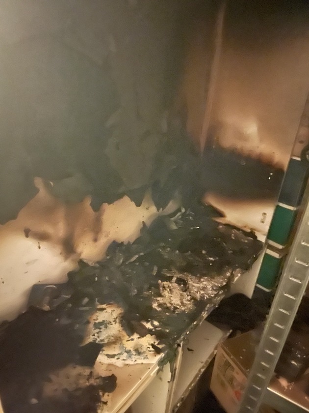 FW Dinslaken: Kellerbrand am Bahnhofsplatz