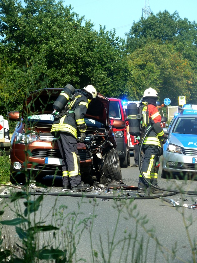 FW-ME: Schwerer Verkehrsunfall in Tüschen (Meldung 26/2015)