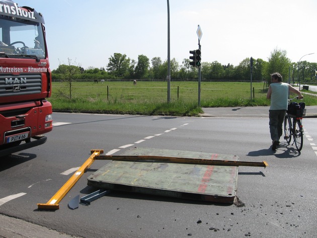 POL-SE: Schwerpunktwoche zum Thema Ladungssicherung und Überladung 25.05. - 31.05.2009