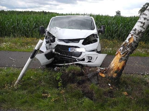 POL-STD: Polizei Fredenbeck sucht unbekannten LKW-Fahrer als Unfallverursacher und Zeugen