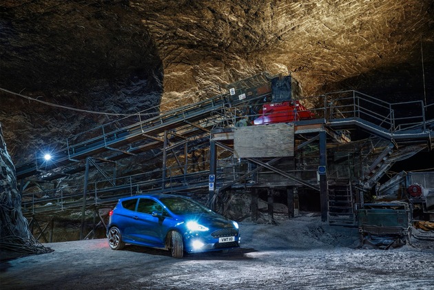 Video: Ford Fiesta ST in einem der größten Salzbergwerke Europas - 400 Meter unter der Erde