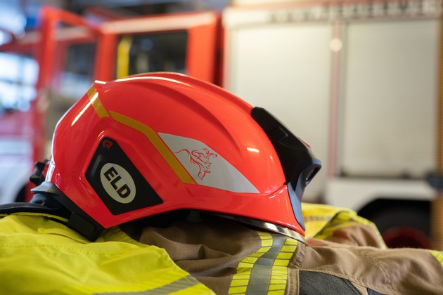 FW-HB: Weiterer Baustein im Einsatzhygienekonzept: neue Helme für Bremer Feuerwehrleute