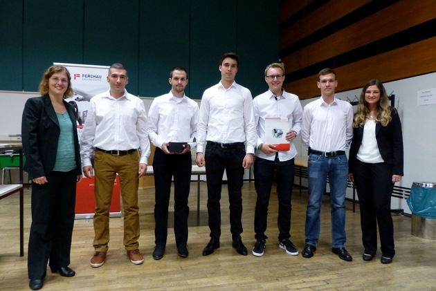 FERCHAU Siegen prämiert herausragende Studenten mit Förderpreis