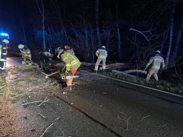 FW Osterholz-Scharm.: Einsatzmarathon für die Feuerwehren in Osterholz-Scharmbeck