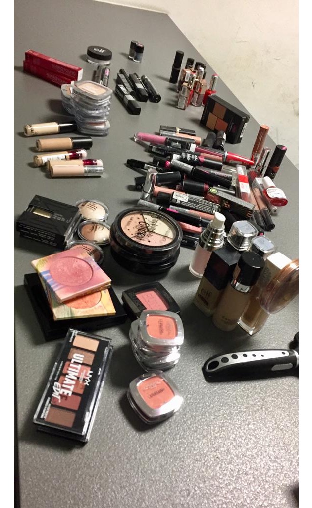 BPOL NRW: Wem gehören diese Kosmetikartikel? Bundespolizei stellt 103 originalverpackte Kosmetik bei einem 57-Jährigen sicher