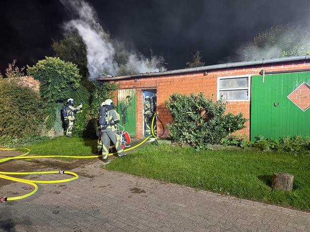 FW Hünxe: Brand in Pferdestall, Tiere gerettet
