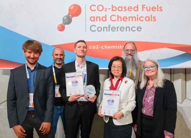 Von Emissionen zu Lösungen: CO₂-basierter Graphit, Kunststoffe und Methanol gewinnen beim Innovationspreis „Best CO₂ Utilisation 2025“