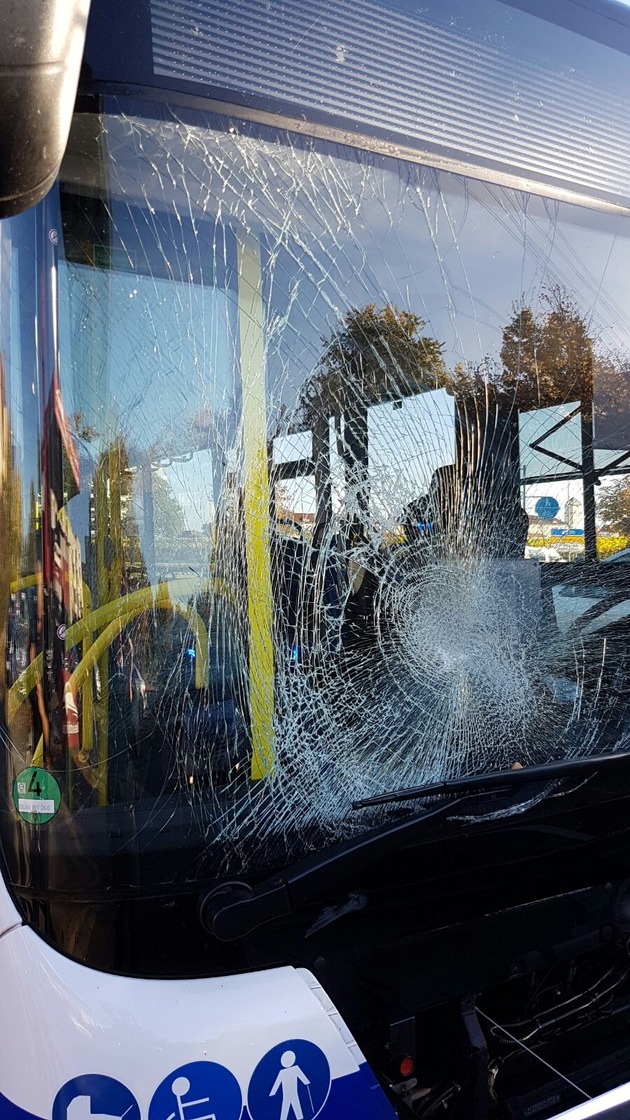 POL-PDNW: (Neustadt) Verkehrsunfall mit schwer verletzten Radfahrer