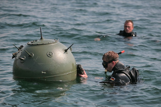 Marine - Pressemeldung / Pressetermin: Kommandeurwechsel bei den Spezialisierten Einsatzkräften der Marine in Eckernförde (mit Bild)