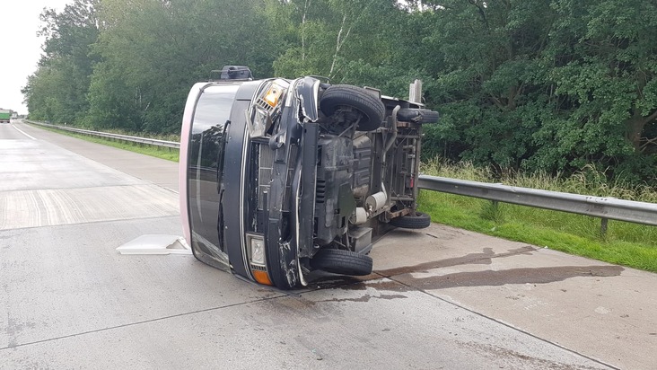 POL-DEL: Autobahnpolizei Ahlhorn: Wohnmobil verunfallt auf Autobahn 1 im Bereich der Gemeinde Stuhr