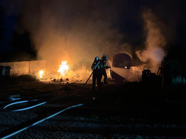 FW-ROW: Feuer schnell unter Kontrolle