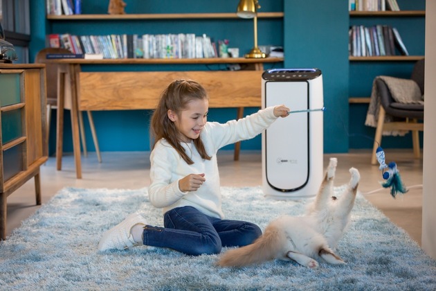 Reine Luft für mehr Wohlbefinden: Der Luftreiniger Intense Pure Air Connect XL von Rowenta optimiert die Luftqualität in Innenräumen und eliminiert Formaldehyd