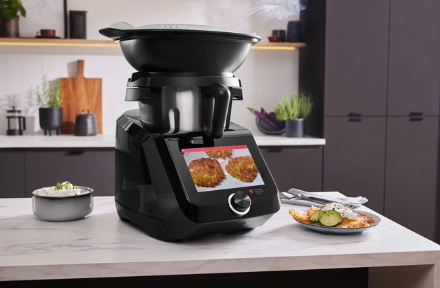 Lidl: Exklusives Angebot der Lidl Black Week: Monsieur Cuisine smart SKMS 1200 B1 als limitierte Edition in Trendfarbe Schwarz / Clever sparen: Lidl-Küchenmaschine zum Angebotspreis von nur 444 Euro