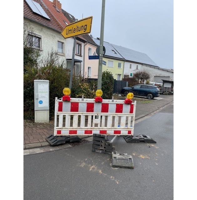 POL-PIKUS: Absperrung im Weg