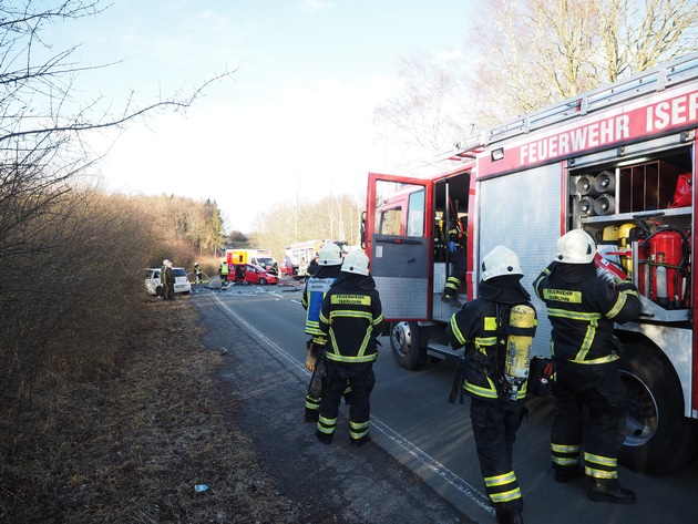 FW-MK: Verkehrsunfall mit mehreren Verletzten