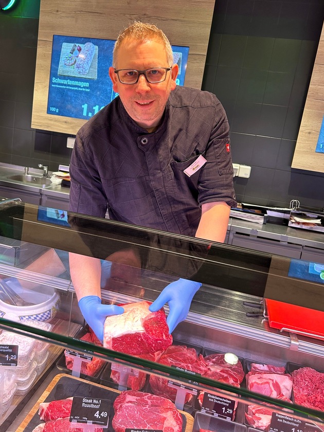 Presse-Information: Edeka Falk eröffnet in Steinbach