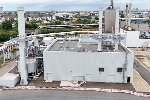E.ON und MM Neuss nehmen Europas erste vollautomatisierte, große KWK-Anlage in Betrieb