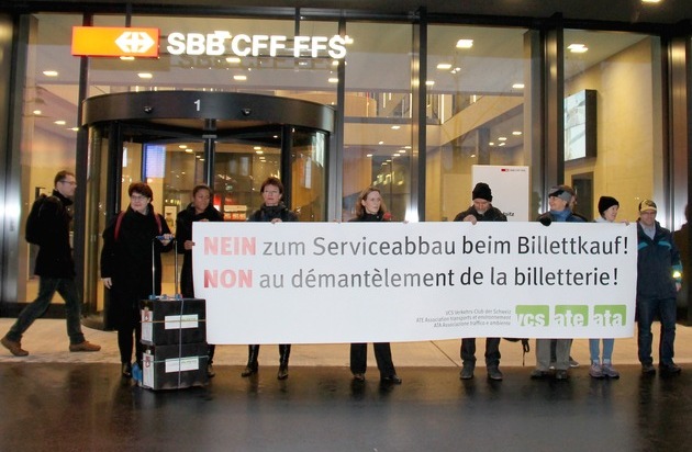 VCS Verkehrs-Club der Schweiz: Bilan intermédiaire de la pétition contre la suppression des prestations de vente de billets de train: déjà 22'000 signatures récoltées