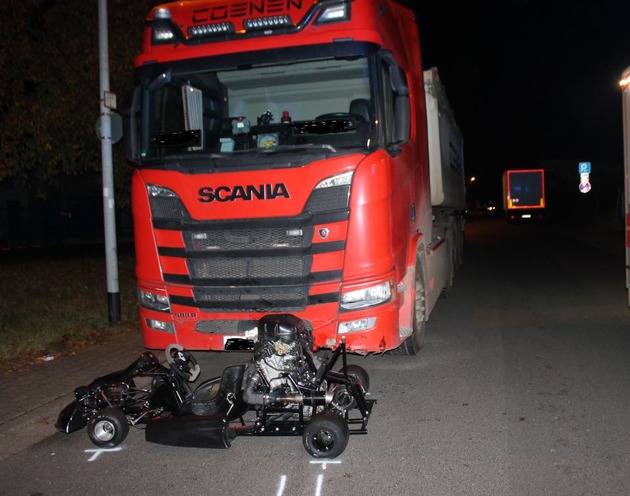 POL-NE: Schwerverletzter nach Verkehrsunfall mit selbstgebautem Kart