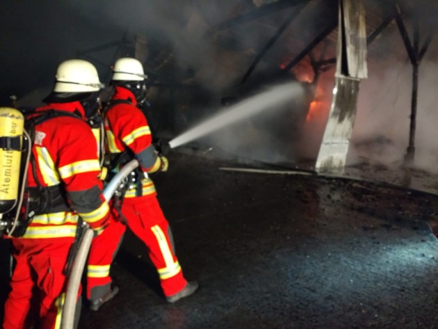 KFV-CW: Brand in einem landwirtschaftlichen Anwesen in Bad Herrenalb - Neusatz