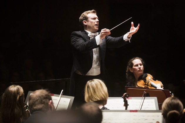 Migros-Percento-culturale-Classics: VI tournée della stagione 2014/2015 / Mahler all&#039;inglese