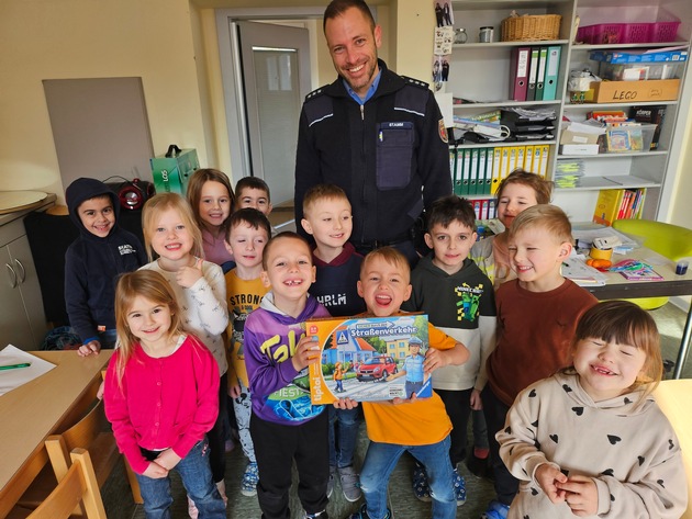POL-PDTR: Kreisverkehrswacht und Polizei leisten Beitrag bei der Verkehrserziehung in Kindergärten im Kreis Birkenfeld