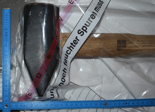 POL-WL: Nach Einbruch am 18.03.2026: Polizei sucht Eigent&uuml;mer zur&uuml;ckgelassener Werkzeuge (Bezug: https://www.presseportal.de/blaulicht/pm/59458/6238826)