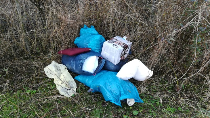 POL-HI: Illegale Müllablagerung in Gronau