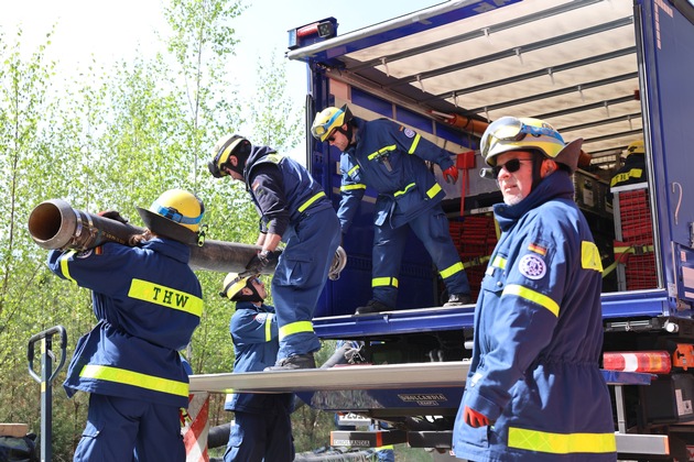THW LVBEBBST: Technisches Hilfswerk und polnische Feuerwehr trainieren gemeinsam in Rzepin (Polen) Waldbrandbekämpfung