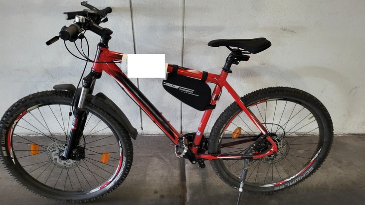 POL-SE: Norderstedt/Hamburg - gestohlene Fahrräder aufgefunden - Eigentümer gesucht - Veröffentlichung von Fotos